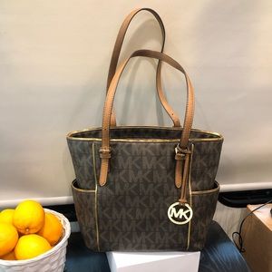 Michael Kors Jet Set Signature Gold Trim Handbag👜